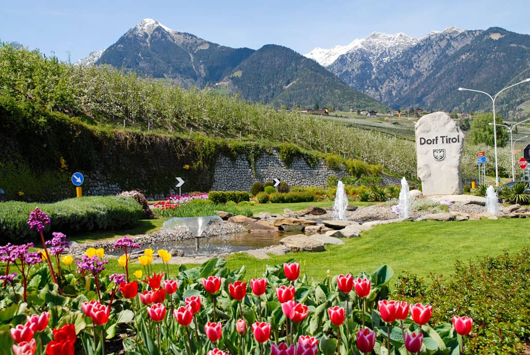 tiroler-kreuz_dorf-tirol-kreuzung